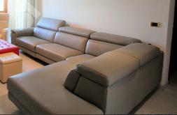 Angolare In Pelle Grigio Chiaro Con Penisola Relax Elettrica