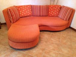 Biangolare&nbsp; Cm 239x97/120 Con Pouff A Mezzaluna, Arancione