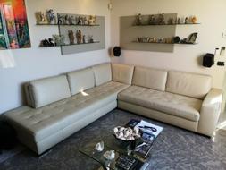 Letto Angolare Usato In Pelle Color Crema Con Penisola