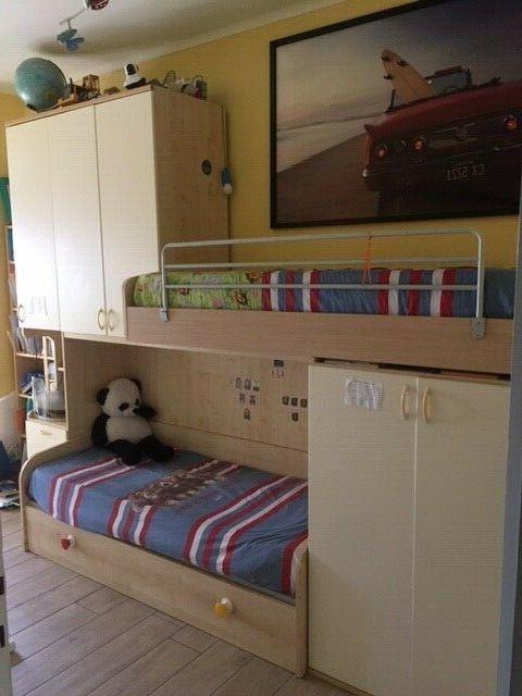 camera ragazzo con tre posti letto scala