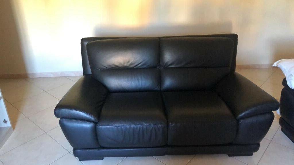 divani vera pelle neri stile moderno due