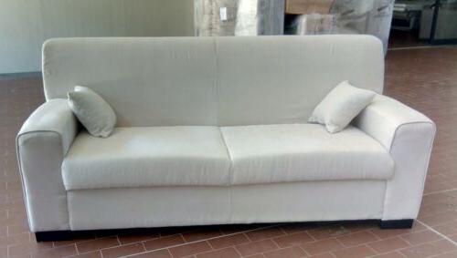 divano 3 posti in tessuto beige