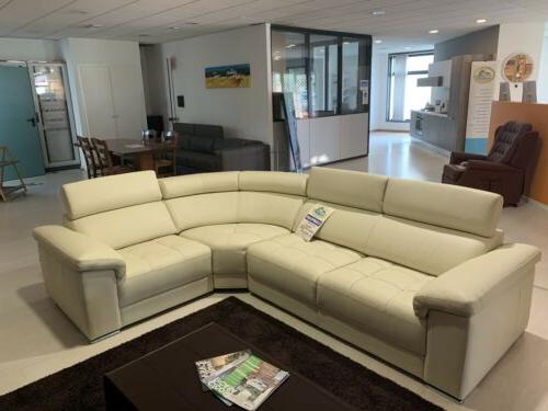 divano angolare in vera pelle nuovo
