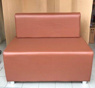 divano cuoio divanetto due posti per bar