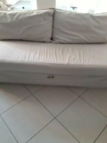 divano due posti letto