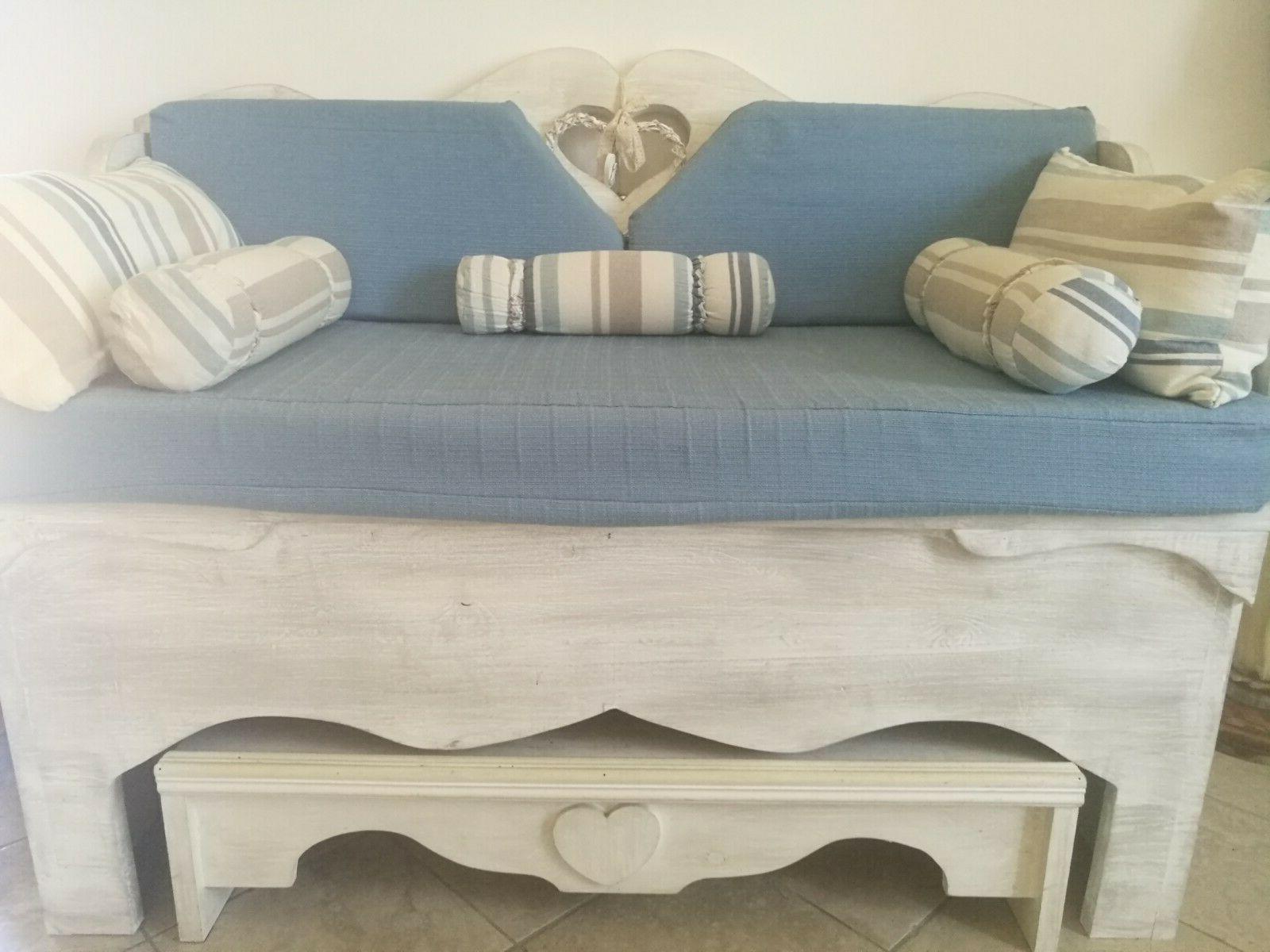 divano in legno artigianale stile shabby con
