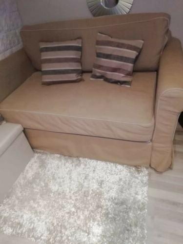 divano letto 2 posti ottimo stato