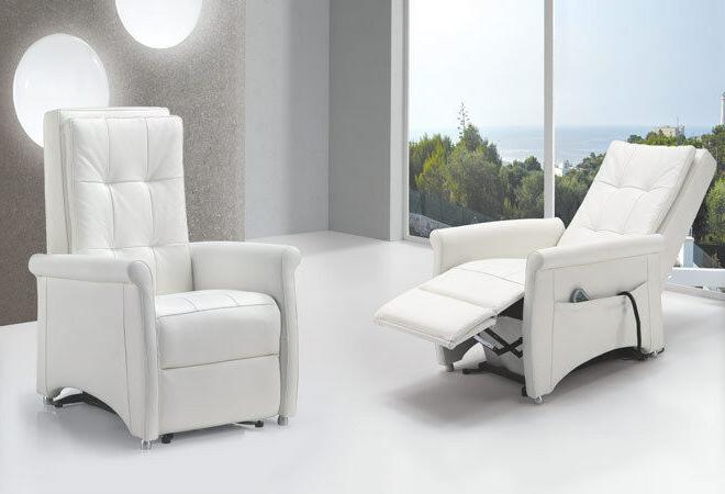 poltrona relax con massaggio shiatsu dispositivo alzapersona