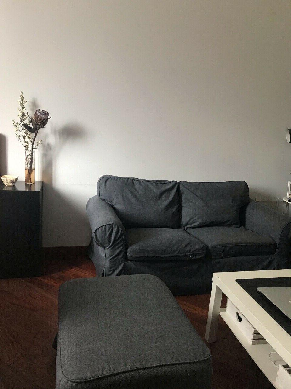 vendo divano ektrop poggiapiedi 4 fodere divano