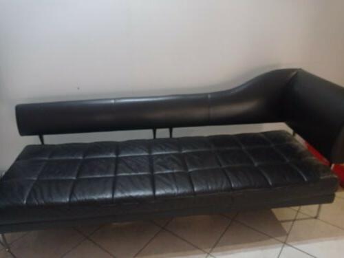 vendo divano originale tenuto benissimo perche mai